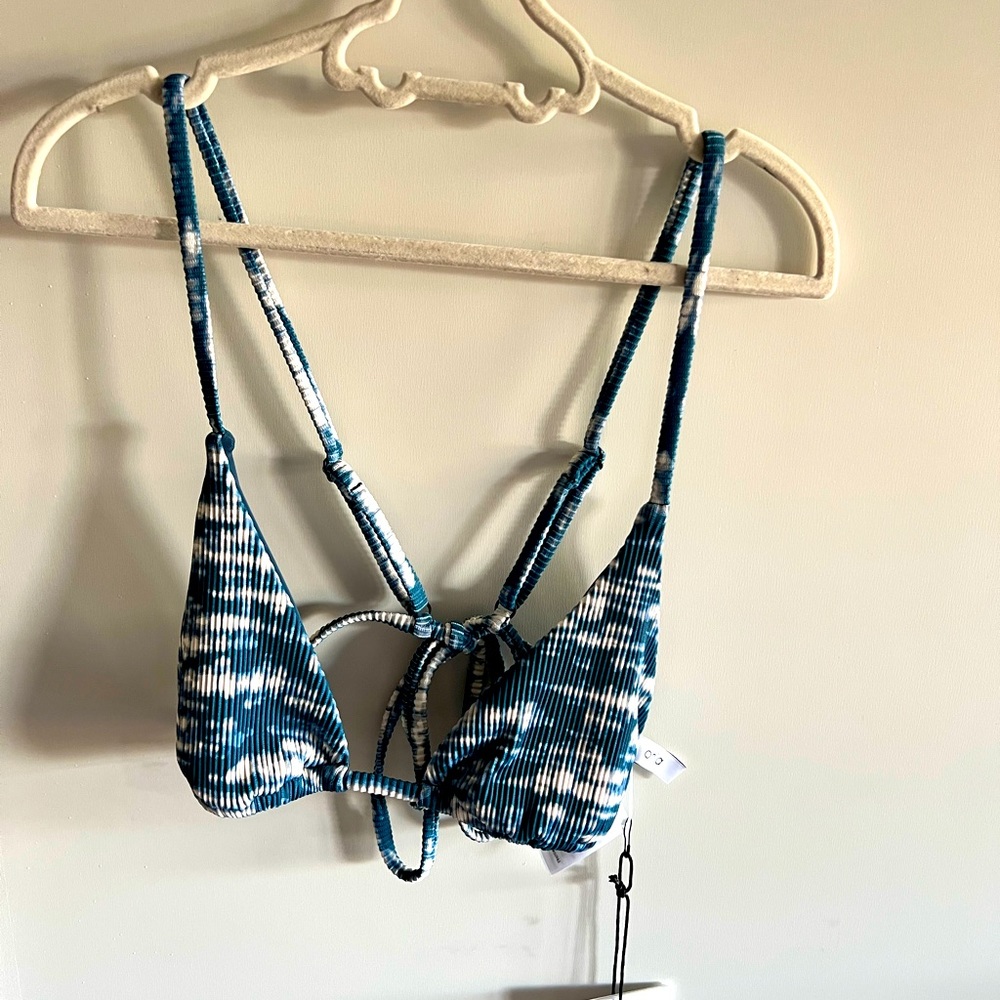 NEW with TAGS - WMS triangle adjustable ONIA swim top. Size Med.